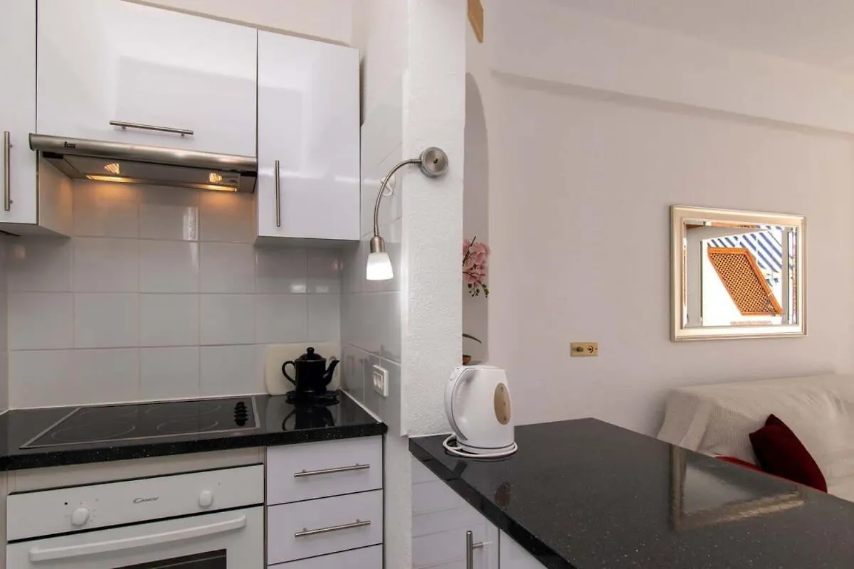 Club Atlantis 35 - One Bed Apartment Costa Adeje