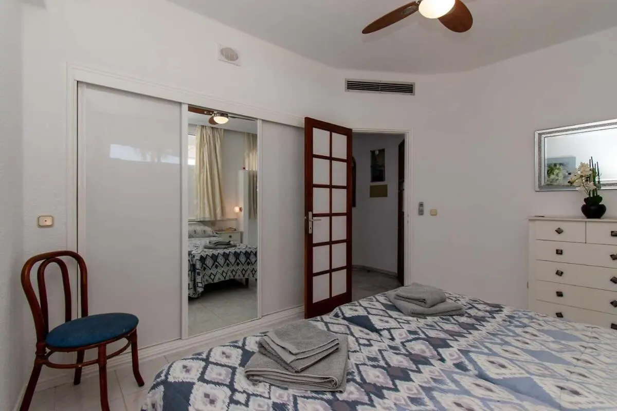 Club Atlantis 35 - One Bed Apartment Costa Adeje  Spain